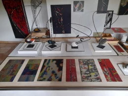 Présentoir des sculptures & impression d'estampes numériques