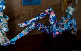 Le coin des sculptures - <p>Table sur laquelle se trouve quelques travaux anciens</p> - © ADAGP, Paris, 2025. Patricia Lackersteen
