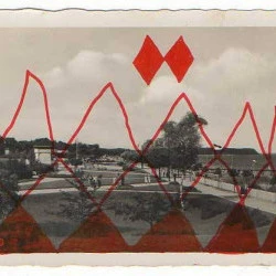 Insel rugen, 2013 - Vielle photographie rehaussée à l encre rouge inactinique - W.X.Y 