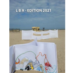 a contre vent - installation de 4 paravent sur une plage - isabelle vannobel 