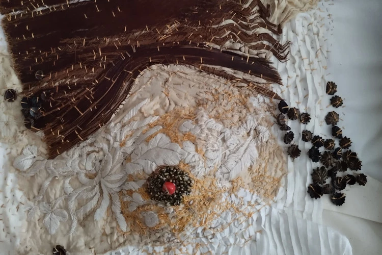 sein métissé - tissage de matières textiles et fibre végétale, broderie - Isabelle PIRON 