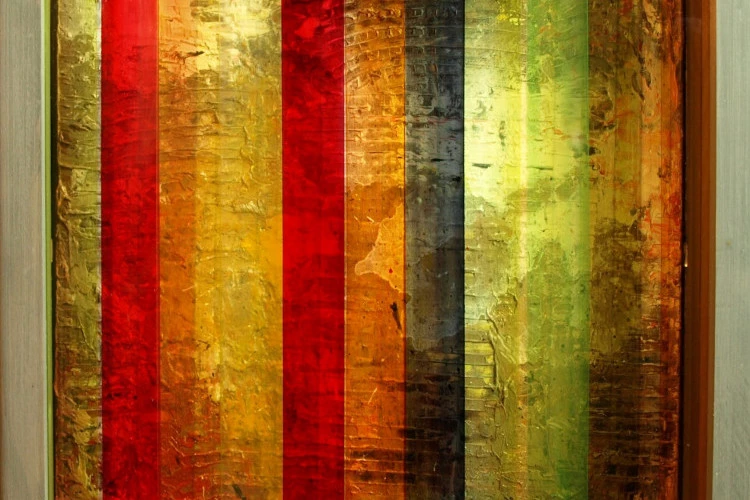 Art cinétique n°13 - art cinétique verre coloré huile sur toile dimensions 38 x 45 cm 2018