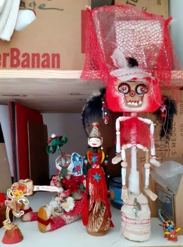 Atelier encore - <p>Sculptures fabriquées, raportées de loin ou données, à découvrir</p>