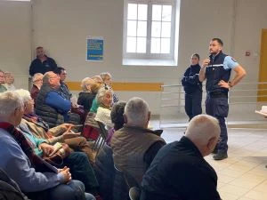 Affiche Escroqueries & sécurité routière