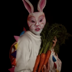 Le fantôme, la peluche et le gâteau - Performance et installation, 2025 - ZoéMotion 