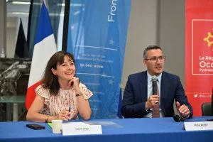 Carole Delga a annoncé la création de la nouvelle gare de Frontignan aux côtés de Michel Arrouy, maire de la ville.