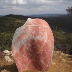 pétale 17 - marbre de Caunes-Minervois, H : 1 ,60 m, 2012