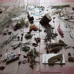 Sol non balayé #1 - 2017, techniques mixtes, Caylus en Tarn, résidence artistique, Draw International