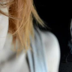 Ashes to ashes - Ashes to ashes, Video durée 3 m37 2014 - Vidéo, Montage, son :Fabrice Leroux, danseuse Anna-Eva Berge 