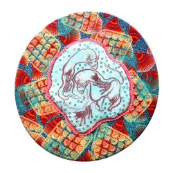 Série "VAGABONDAGE GRIGRI MIX" - Sérigraphie textile tendue sur châssis, crochet, perles// Diamètre 90cm// Pièce unique// 2018 - Ayda-Su Nuroglu 