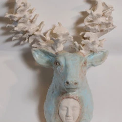 The hidden deer - 40 cm