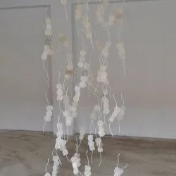 Arborescence - Suspension de bulle en soie et organdi coton, 200/65 cm de diamètre - Isao 