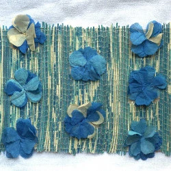 Jardin indigo - Art textile - Tissage - Lin, rotin, fleurs coton - Pierre Alventosa 