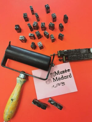 Affiche LES ATELIERS ENFANTS : Les petits bibliophiles - Atelier typo !