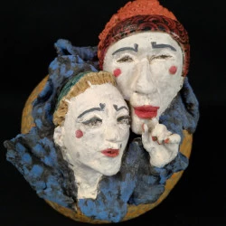 couple coloré sortant d'une boule - modelage terre/ 15cm / 2012/2021 - moi-même 