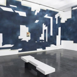 Tour du 4 & 6 rue Rambaud, 34000 Montpellier : ouverture sur l'éther. - Peinture murale, Vue de l'exposition Temps d'un espace nuit, Frac Occitanie Montpellier, France , 2018 - P. Schwartz 