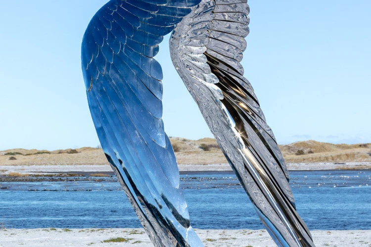 Tern - 4.2m grand inox Tern, Exposition permanente Amble UK