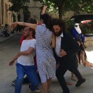 Affiche Une famille ordinaire - Groupe Noces