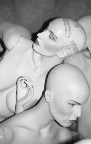 Affiche Exposition de photographies "Ces mannequins qui nous regardent" 