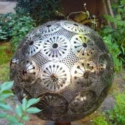 Embray'sphère - Sculpture en fer - Diamètre : 0,90m - Annick Ducrot 
