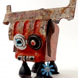 Marguerite - 17 X 16 x 20 cm, assemblage (métal, bois)