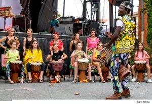 Rythmes et musiques sont au coeur du festival Sam'Africa, notamment avec les stages de percussions.