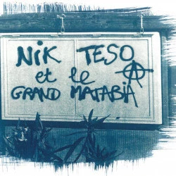  "Nik TESO" , Cyanotype, 21 x 29,7 cm, d'après la série photo Mange TESO, 2025. - "Ni photographie, ni dessin, les images spectrales, flottantes, hors du temps appartiennent à une autre dimension." Objets, végétaux, photographies ou illustrations sont capturés pour les remettre entre les mains de l'incertitude, de la fragilité ou de l'imperfection." - Jennifer Espagna 