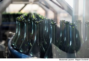 Pour les bouteilles, réutiliser est plus écologique que recycler. Une usine de lavage verra bientôt le jour en Occitanie.